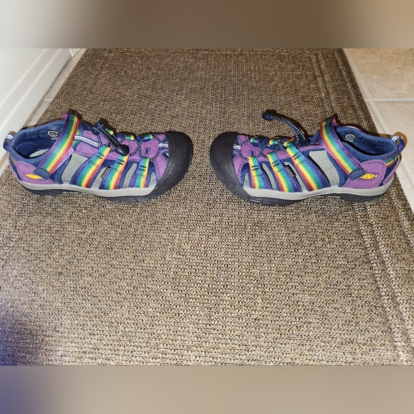 Keen waterproof sandals, worn once like new. Size 6 women's - Picture 2 of 7